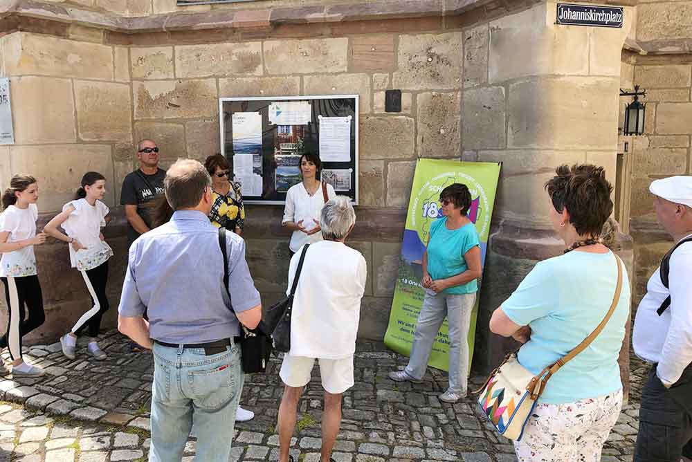 Besondere Stadtführung zum ersten Geburtstag