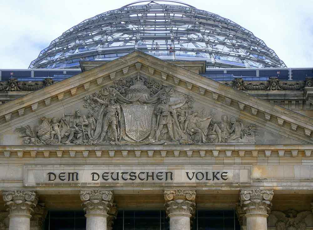 Im Bundestag beschlossen: Neue Indikatoren zur Beurteilung der Infektionslage und Auskunft zum Impfstatus