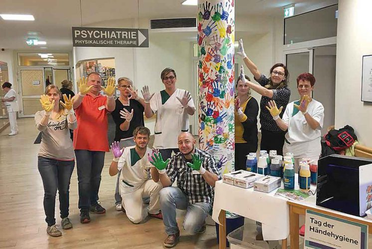 Gefahr-gebannt-Haendedesinfektion-im-Krankenhaus