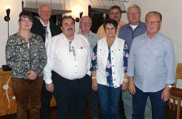 Vorstand-des-Thueringer-Waldvereins-Waffenrod-Hinterrod-neu-gewaehlt