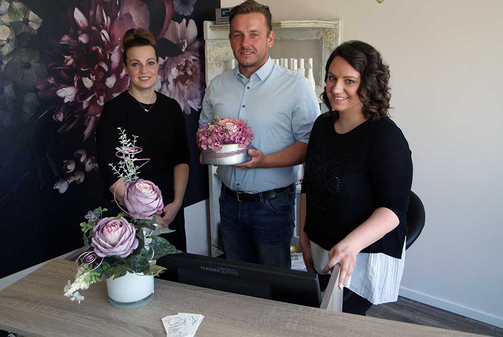 Carina und Sarah eröffneten Friseur-Salon in Hildburghausen